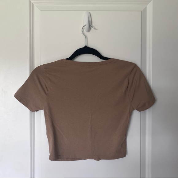 Women’s V Neck Cropped Short Sleeve Tee, Large, Mocha NWOT - Picture 5 of 8